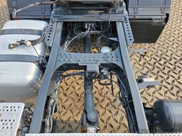 MERCEDES-BENZ Actros 1843