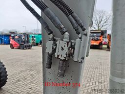 Takeuchi TB175W 3 Buckets!
