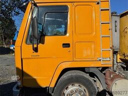 Volvo FL10 Tipper Truck – Rear-Mounted Palfinger Crane