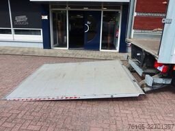 MAN TGL 12.250 Bakwagen + Laadklep DHollandia 2000 kg