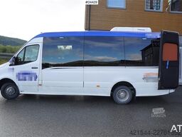 Mercedes-Benz Sprinter 519 CDI – Model – 17+2 Seats with Wheelch