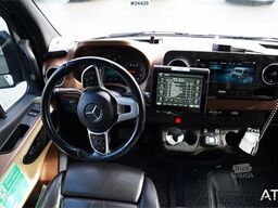 Mercedes-Benz Sprinter 519 CDI – Model – 17+2 Seats with Wheelch