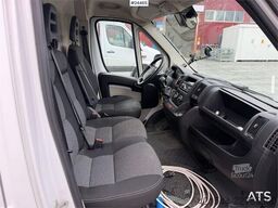 Fiat Ducato 4x2 refrigerated/frozen vehicle with engine
