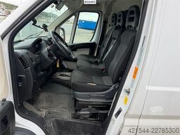 Fiat Ducato 4x2 refrigerated/frozen vehicle with engine