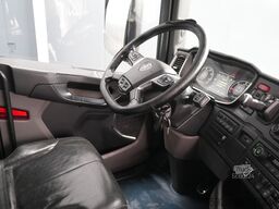 Scania R 520 V8 6x2 tractor unit retarder