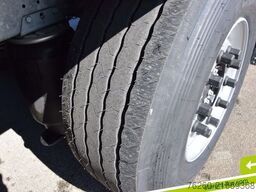 SCHMITZ CARGOBULL Liftachse Palettenkasten XL und Getränke MIETE