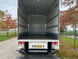 Pacton PACTON GESLOTEN AANHANGER MET LAADKLEP