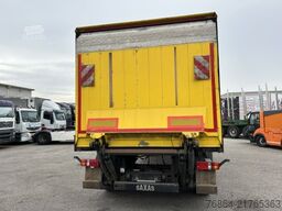 Saxas SAXAS, ANHäNGEWAGEN KOFFERAUFBAU MIT HEBEBüHNE