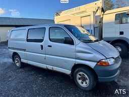Toyota Hiace 4WD. Lots of rust. 6 seats!