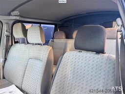 Toyota Hiace 4WD. Lots of rust. 6 seats!