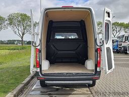 MERCEDES-BENZ SPRINTER 319 L2H2 V6 Dub Cab!