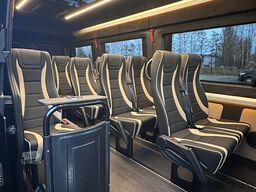 Mercedes-Benz eSprinter 420 RWD PRO Minibus 16 seats