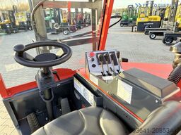 Combilift C3000CB GAS TRIPLEX 4900 FREE-LIFT