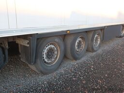 Schmitz Cargobull SKO 24 Doppelstock Trennwand Carrier Vector 1950