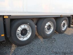 Schmitz Cargobull SKO 24 Bitemp Doppelstock Thermo King Spectrum