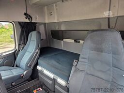 VOLVO FH 480 Kühler mit Kühlanhänger, LBW+Türen