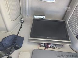 VOLVO FH 480 Kühler mit Kühlanhänger, LBW+Türen