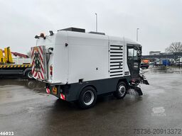 Ravo 580 with 3-rd brush