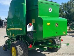 John Deere 864