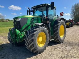 John Deere 6215R