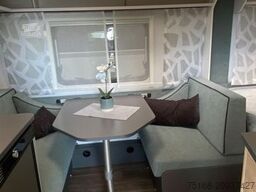 FENDT Apero Activ 390 FH Modell 2026 / 1700 kg / Brent