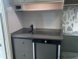 FENDT Apero Activ 390 FH Modell 2026 / 1700 kg / Brent