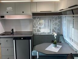 FENDT Apero Activ 390 FH Modell 2026 / 1700 kg / Brent