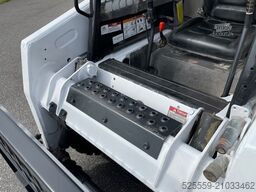 Bobcat S100
