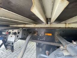 SCHMITZ CARGOBULL ZWF 18 Tandem BDF WECHSELER+KOFFER HOCHGEKUPPELT