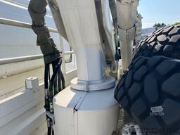 MercedesBenz 1017 4X4 ex army reconditioned white with crane