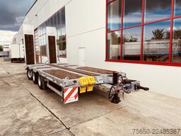 Möslein TT 31  31 t Tridem- Tieflader 3 Achs, 8 m LadeflächeNeufahrzeug