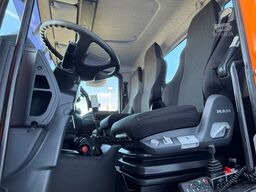 MAN 13.240 TGM 4x4 3-Seitenkipper Ladekran Hiab 066