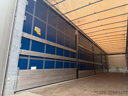 SCHMITZ CARGOBULL SCS 24/L - 13.62, XL, Daimler, Getränke