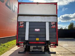 Volvo FM 330 6x2*4 Carrier Supra 1250 Mt / BOX L=9663 mm