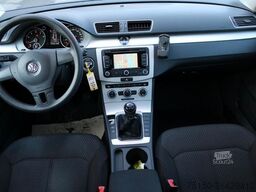 VOLKSWAGEN Passat Variant Trendline - Nr.: 575