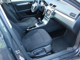 VOLKSWAGEN Passat Variant Trendline - Nr.: 575