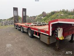 Bodex 4 axle machine trailer w/ hydraulic drive bridges