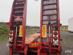 Bodex 4 axle machine trailer w/ hydraulic drive bridges
