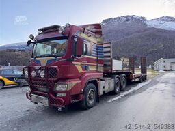 MAN TGS 28.540 6x6 with 2006 Vang SHSL 111 TS low load