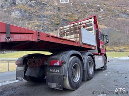 MAN TGS 28.540 6x6 with 2006 Vang SHSL 111 TS low load