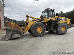 Komatsu WA500-7 wheel loader with a bucket