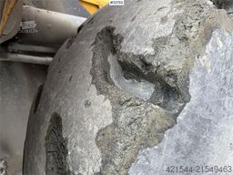 Komatsu WA500-7 wheel loader with a bucket