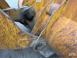 Komatsu WA500-7 wheel loader with a bucket