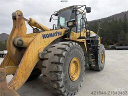 Komatsu WA500-7 wheel loader with a bucket