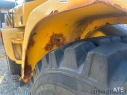 Volvo L35B wheel loader w/ bucket, pallet forks and new