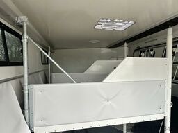 Steinsberger 3-Pferdeanhänger XXL Pferdeabteil