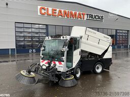 Bucher Citycat 2020 with 3-rd brush