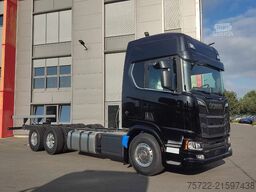 Scania R590 6x4 Kurzholz Kran und Schemel nach Wahl