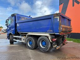 Volvo FH 16 650 6x4 RETARDER / TANDEM AXLE LIFT / BOX...