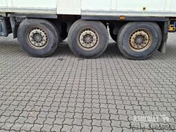 Schmitz Cargobull Tiefkühler Multitemp Doppelstock Trennwand